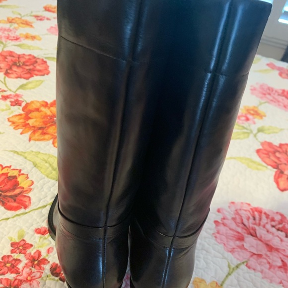 Prada Soft Leather Black boots with Kitten heels - Picture 10 of 16